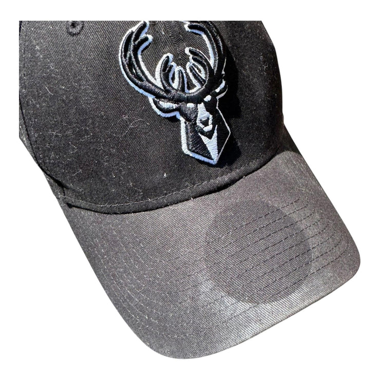 VTG NBA Milwaukee Bucks New Era Black Men&